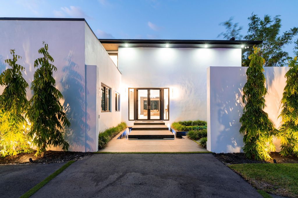 1001 San Pedro Avenue, Coral Gables, Florida is 2021 fully renovated luxury home in a 24/7 guard-gated, pedestrian friendly Coral Gables Community with closed-end quiet streets, a park & top tier schools & municipal services.
