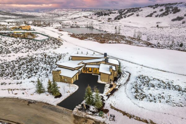 A Meticulously Built Home with 5,300 SF of Light-filled Living Space in Kamas, Utah Seeking for $5.5 Million