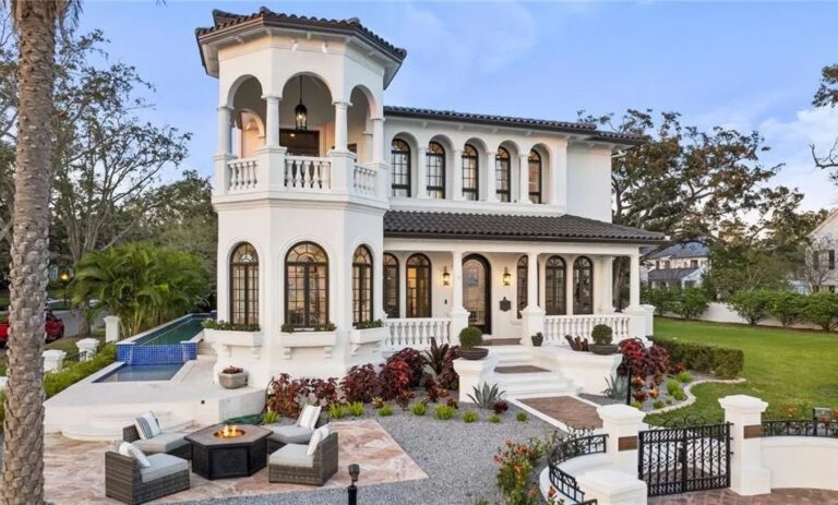 An Elegantly Exquisite Estate on Iconic Bayshore Boulevard in Tampa on The Market for The First Time with Asking Price $5.45 Million