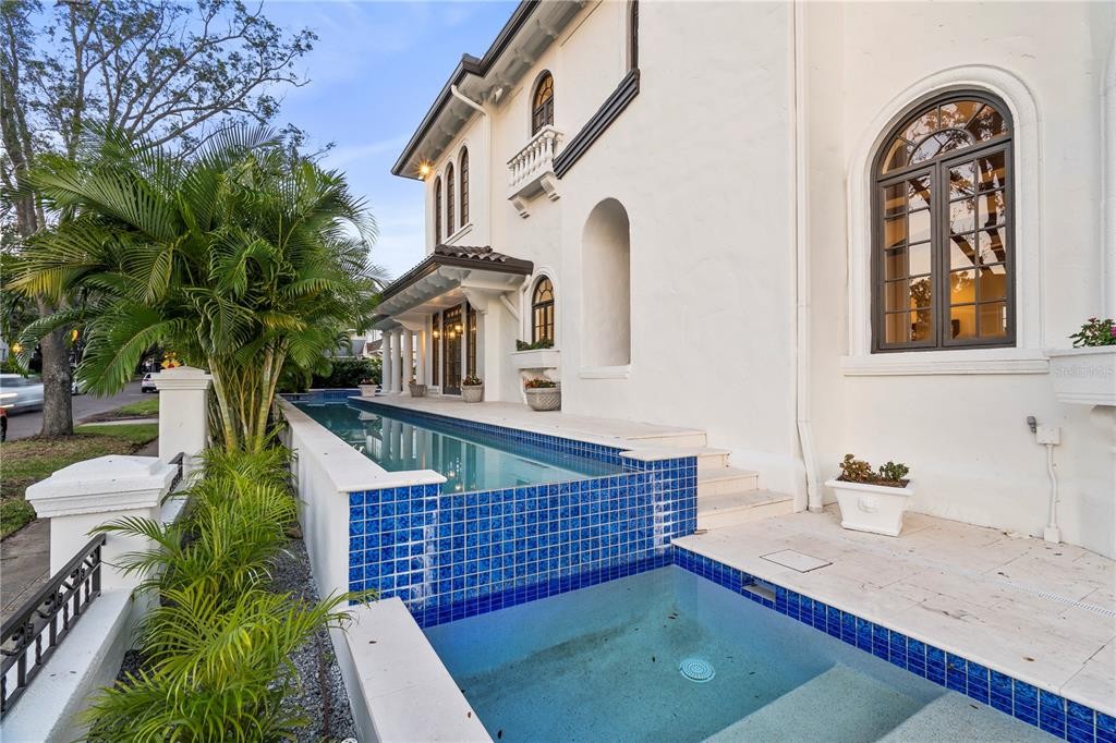 An-Elegantly-Exquisite-Estate-on-Iconic-Bayshore-Boulevard-in-Tampa-on-The-Market-for-The-First-Time-with-Asking-Price-6.3-Million-30