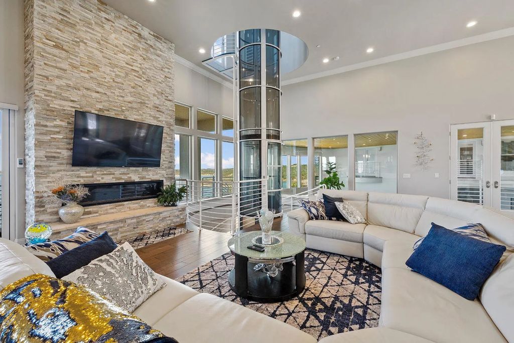 61 Guadalupe Drive, El Dorado Hills, California is a stunning residence nestled amongst the oaks and granite outcroppings provides endless skylines & breathtaking water views.