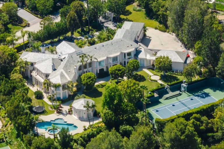 An Unparalleled Neoclassical Palatial Estate in Ultra Prestigious Community in Los Angeles Seeks $33 Million
