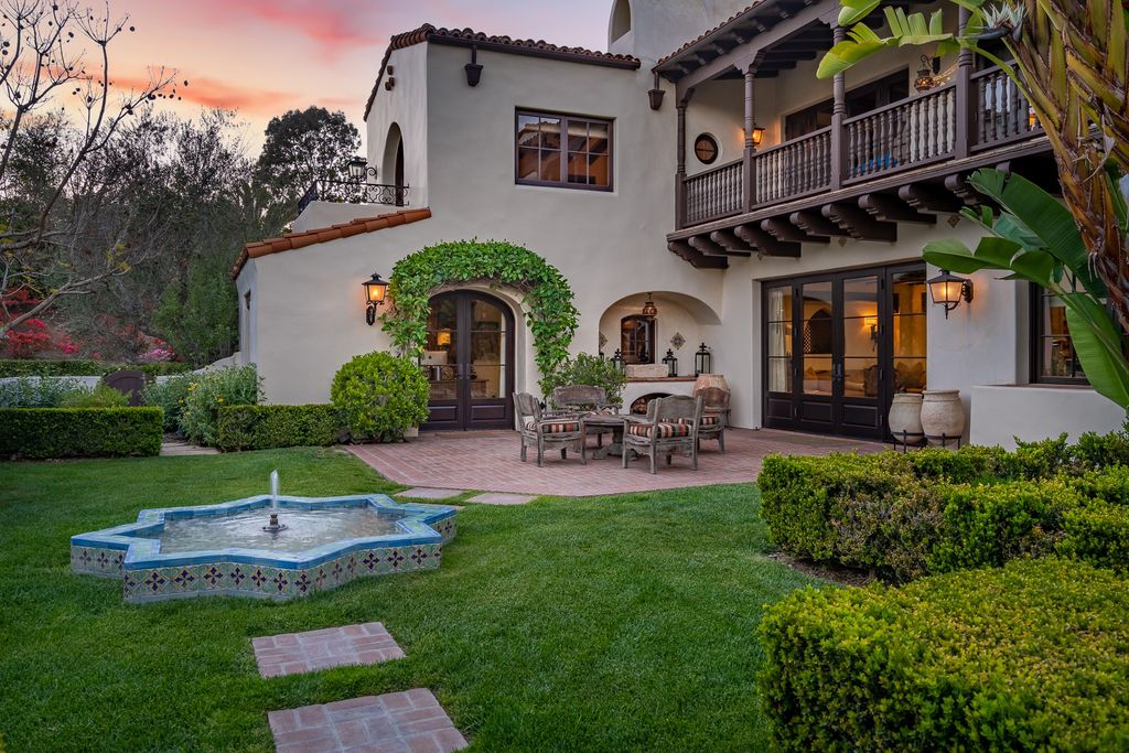5956 San Elijo Avenue, Rancho Santa Fe, California is a custom estate compound spreading out over 5.69 fully covenant view acres, setting in a serene setting with total privacy, just 2 minutes to Golf and the Club and Village plus Rowe School.