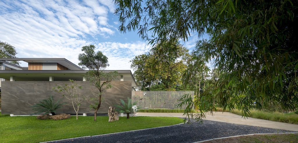 Baan Nakhonnayok Riverside House in Thailand BY Sata Na Architect