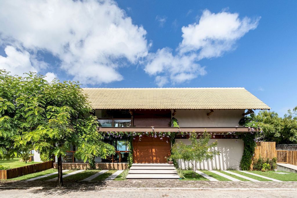 Beira-Mar Residence in Maragogi, Brazil by Porto Neves Arquitetura