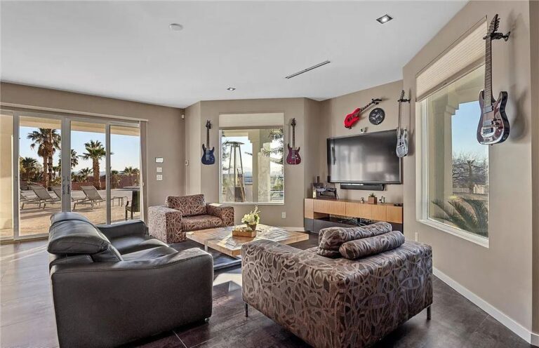Exquisitely Crafted Custom Home with Captivating Views on A Huge ...