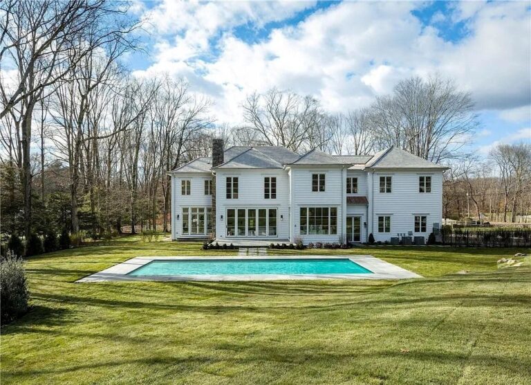 Feel the Sense of Classic Modernism that Refreshing and Timeless in this Breathtaking, Distinctive New Construction in Darien, CT $4.995M