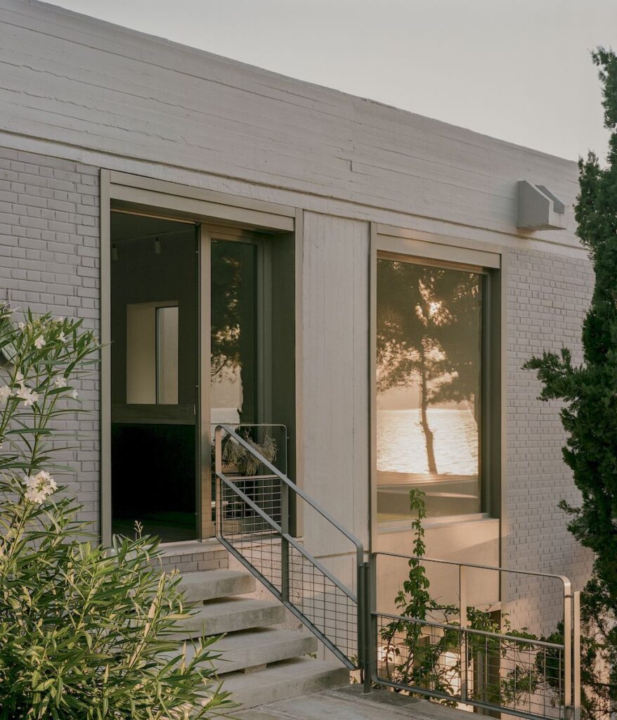 Grid House, Refurbished Modernist Home in Greece by Neiheiser Argyros