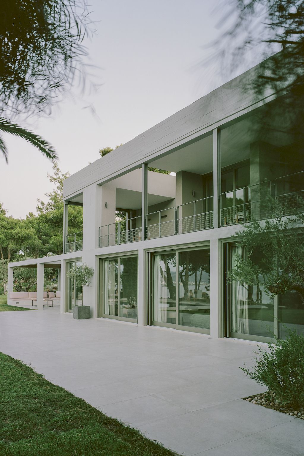 Grid House, Refurbished Modernist Home in Greece by Neiheiser Argyros