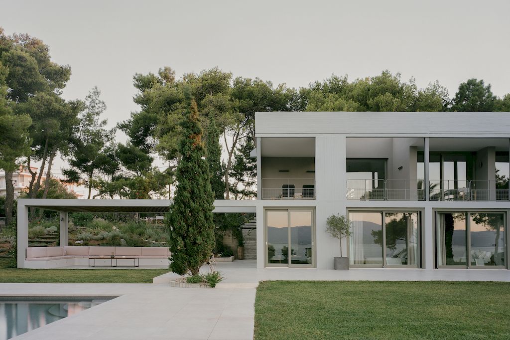 Grid House, Refurbished Modernist Home in Greece by Neiheiser Argyros