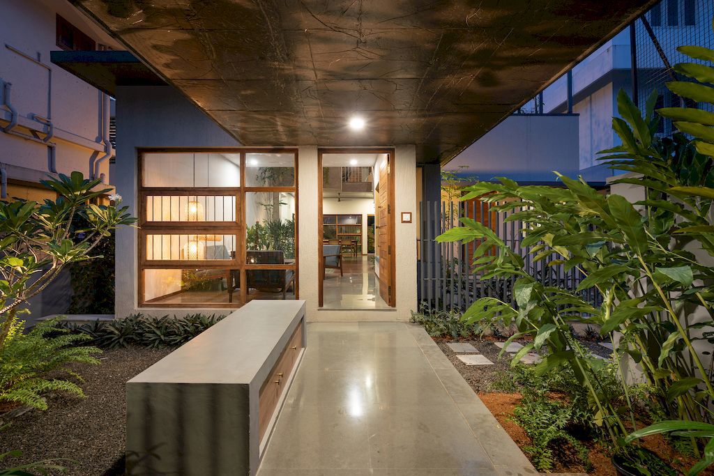 HAVEN Residence with Open Plan yet Ensure Privacy by VSP Architects