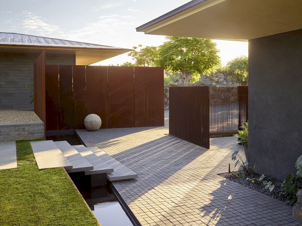 Kua Bay Residence, Family Retreat in Hawaii by Walker Warner Architects