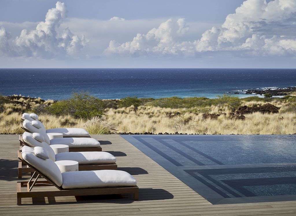 Kua Bay Residence, Family Retreat in Hawaii by Walker Warner Architects