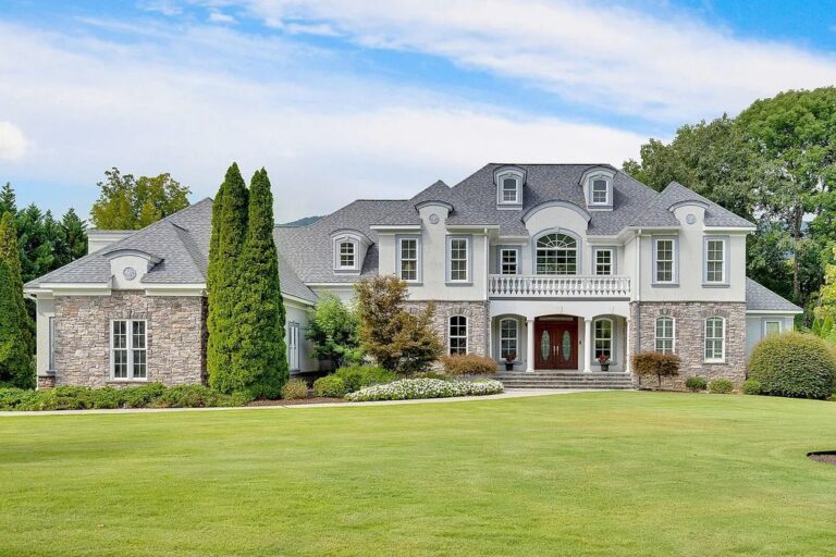 Large and Elegant, this Turn Key Home with Amazing Scenic Views in Chattanooga, TN Listed at $2.3M