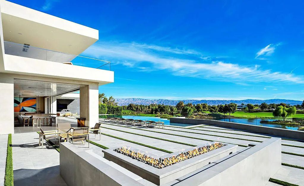 53804 Ross Avenue, La Quinta, California is a one of a kind warm and stylish resort-like contemporary inside the Madison Club with sensational views everywhere including from the championship pickleball soft court.