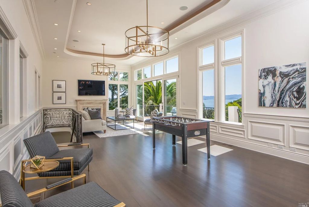 3650 Paradise Drive, Tiburon, California is a rare gem and architectural masterpiece just minutes from San Francisco, enjoying direct access to world-class outdoor activities, the estate offers Riviera living at its finest.
