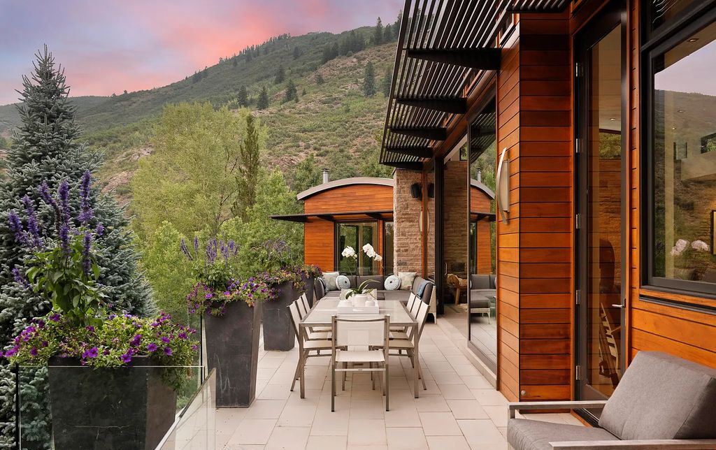 173 Skimming Lane, Aspen, Colorado is a chic contemporary home located less than one mile from Aspen's core providing the flexibility to be close to all of Aspen's amenities, yet private enough to enjoy the true meaning of quiet mountain living.