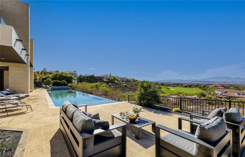 15 Yorkridge Court, Henderson, Nevada is a modern custom in guard gated Anthem Country Club remodeled in 2022 with open indoor outdoor concept, dramatic architecture, gorgeous finishes. 
