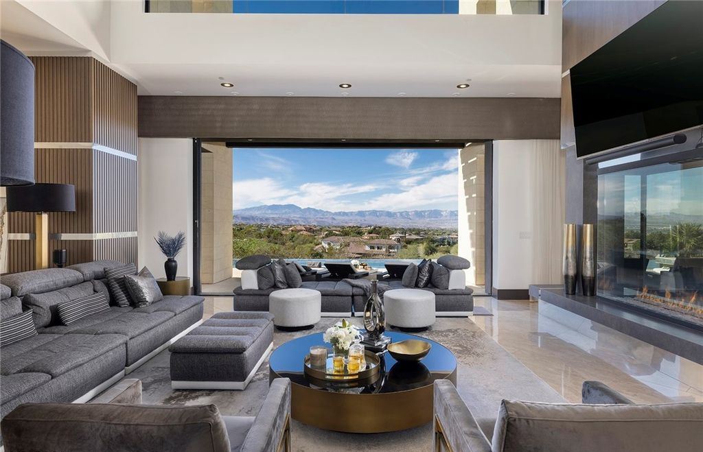 15 Yorkridge Court, Henderson, Nevada is a modern custom in guard gated Anthem Country Club remodeled in 2022 with open indoor outdoor concept, dramatic architecture, gorgeous finishes. 
