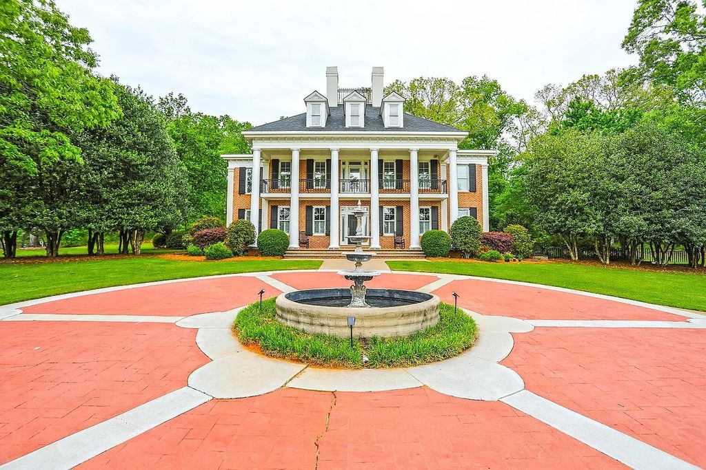The Estate in Fort Valley is a luxurious home for you to enjoy breathtaking outdoor and indoor living now available for sale. This home located at 575 Holland Rd, Fort Valley, Georgia; offering 04 bedrooms and 06 bathrooms with 7,311 square feet of living spaces. 