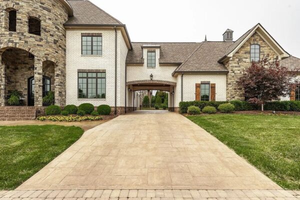 This $2.759m Beautiful Custom Home In Gallatin, Tn Features Elegant 