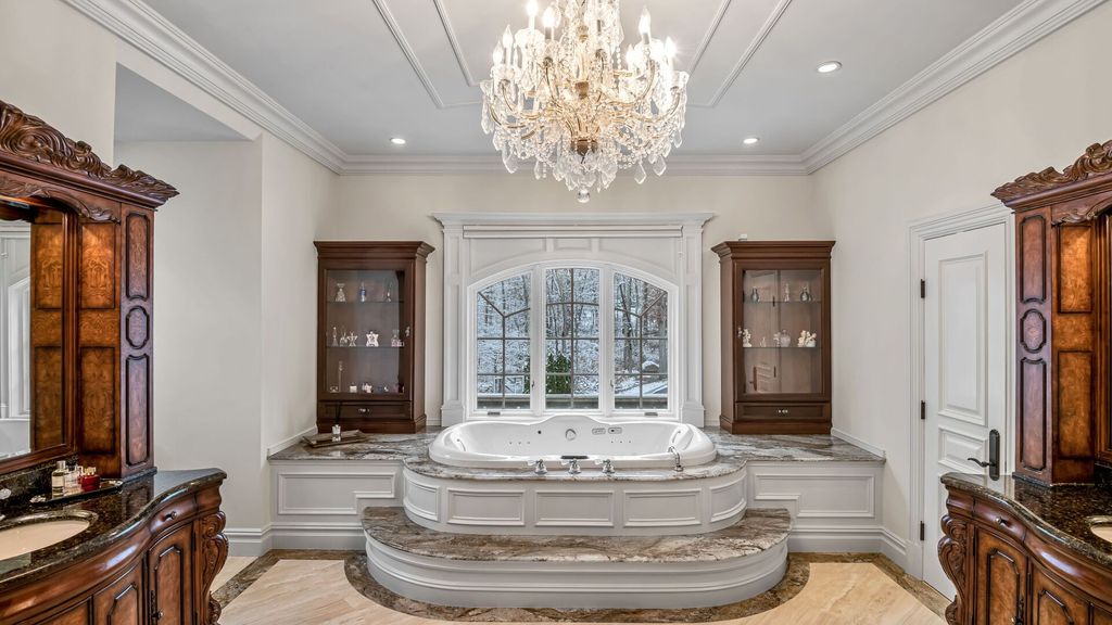The Estate in Mahwah is a luxurious home where you can entertain on a grand scale now available for sale. This home located at 15 Farmstead Rd, Mahwah, New Jersey; offering 06 bedrooms and 12 bathrooms with 15,000+ square feet of living spaces.
