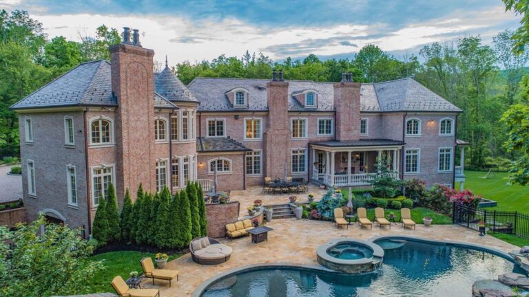 This $4.995M Estate Perfect for You Who Seeking Luxury, Privacy, Finest Amenities, and Arch Details in Mahwah, NJ