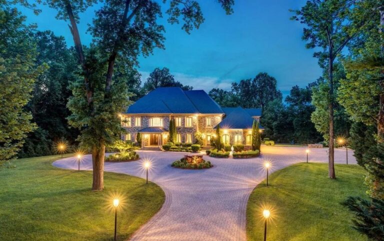 This $4,999,900 House in McLean, VA Integrates Modern Technology and Exquisite Craftsmanship for a Lifestyle of Unique Luxury