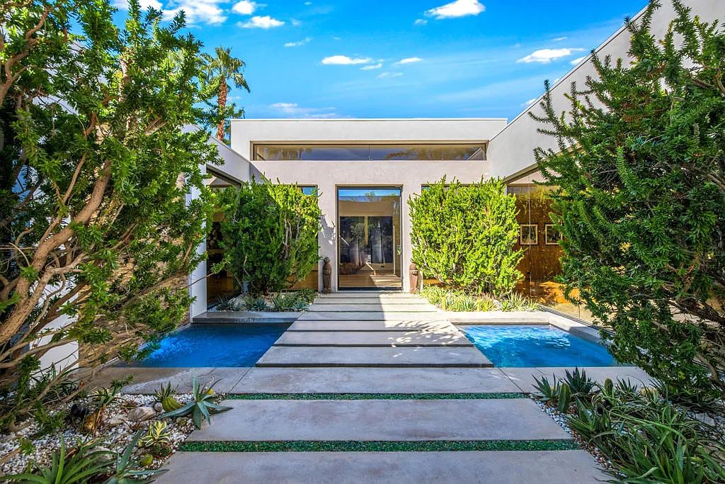 12 Evening Star Drive, Rancho Mirage, California is a tennis court estate property was created by a team of top design professionals and of the highest quality on 4 lots in the renowned Thunderbird Cove.