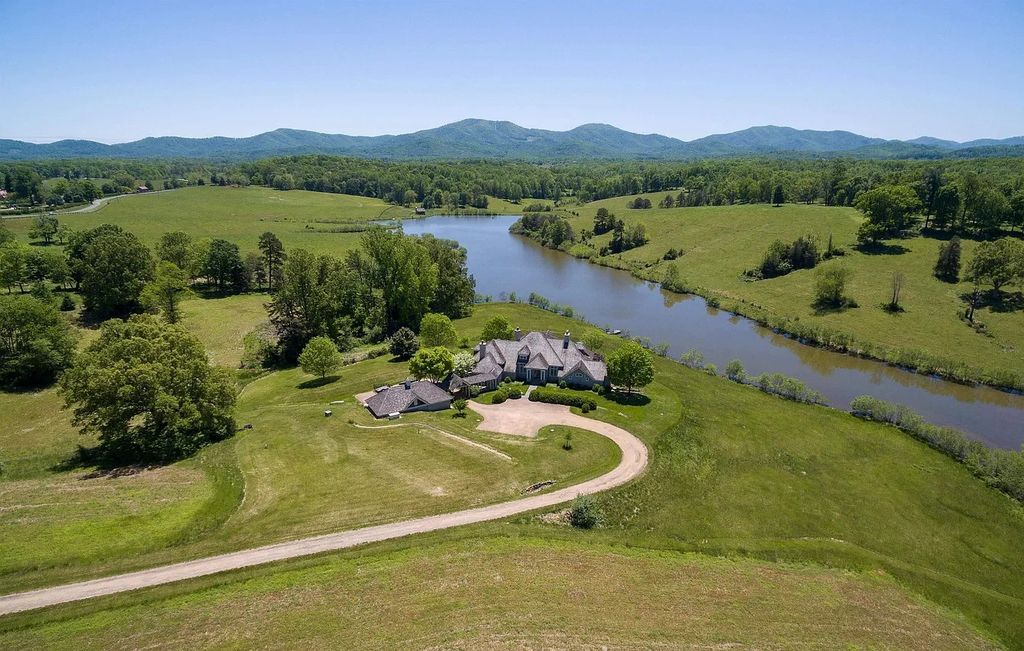The Estate in Afton is a luxurious home that is hard to be replicated now available for sale. This home located at 7777 Dick Woods Rd, Afton, Virginia; offering 04 bedrooms and 04 bathrooms with 5,226 square feet of living spaces.
