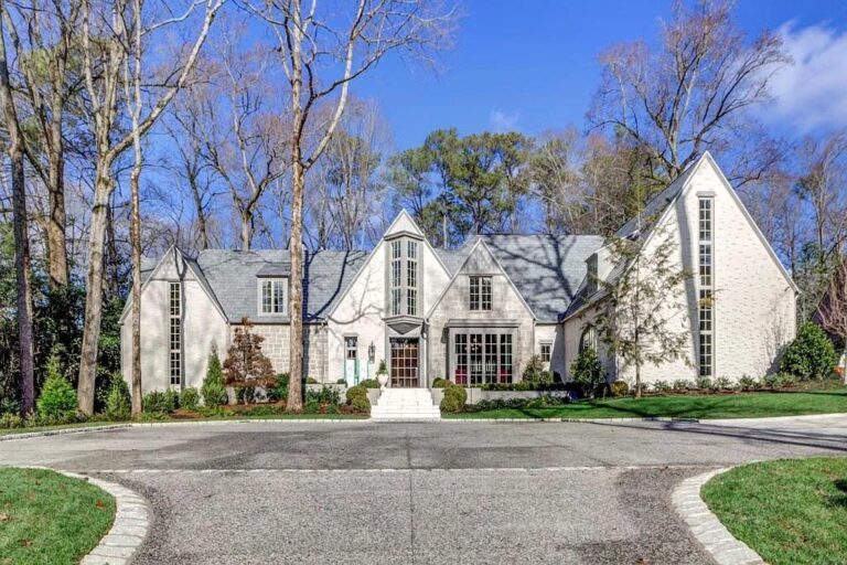 This $8.95M House in Atlanta, GA is an Absolute Masterpiece Features Stunning Transitional Style with Neutral Finishes