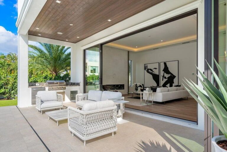 This Luxury Home Built By Award-Winning Home Builder CJM Luxury Homes ...