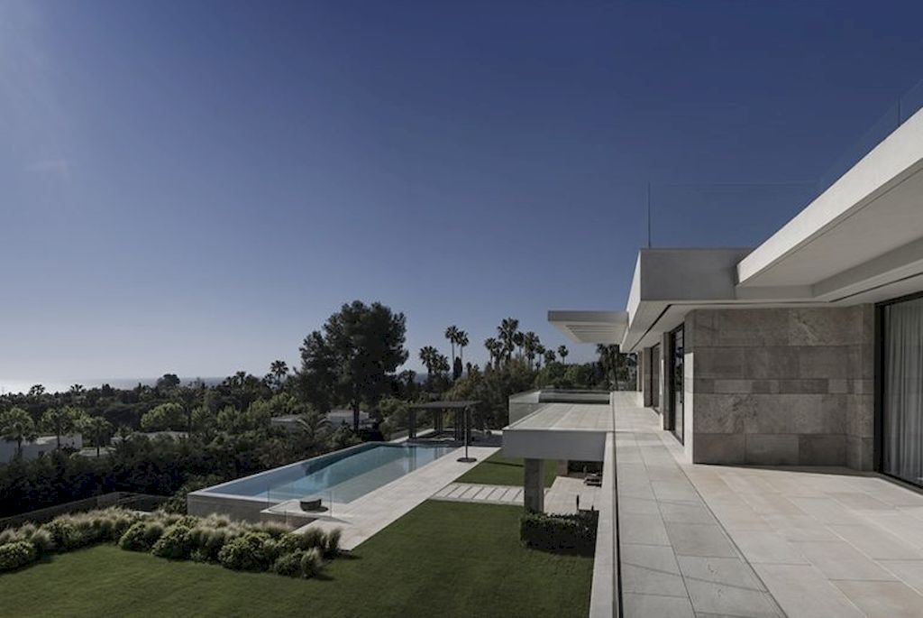 Villa The Hill, an Oasis of Emotions in Privileged Location by Ark Architects