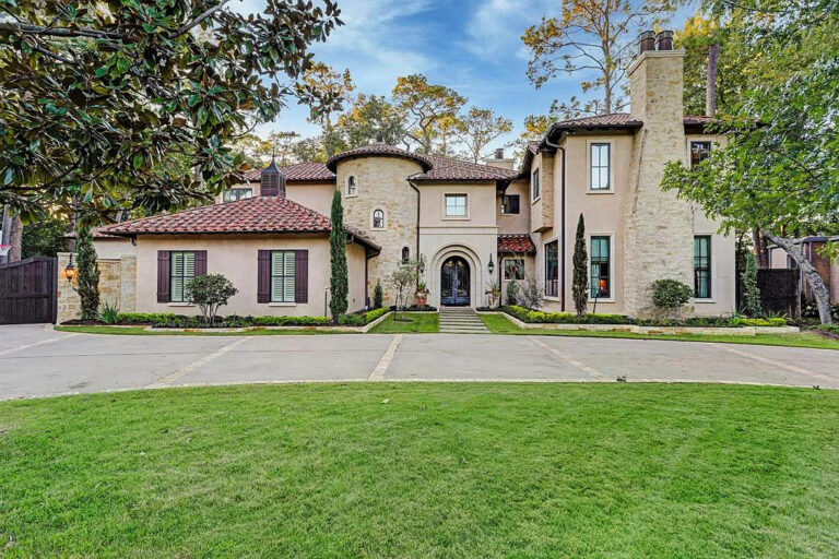 Listed At $6.95 Million, This Exquisite Custom Home in Houston Texas Showcases Luxury And Perfection At Every Detail