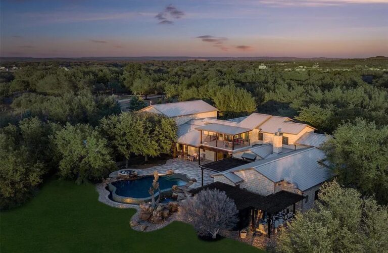 Asked For $3.495 Million, This Sprawling Perfect Contemporary Home in Spicewood, Texas Offers Ideal Conditions For Living And Entertaining Graciously In