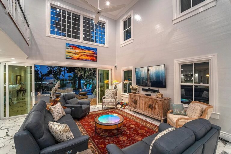 A Residence Located in the Most Soughtafter Location in Old Town Key