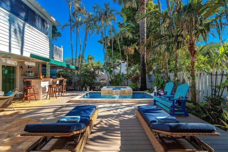 A Residence Located in the Most Soughtafter Location in Old Town Key