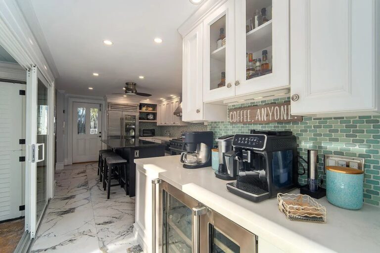 A Residence Located in the Most Soughtafter Location in Old Town Key