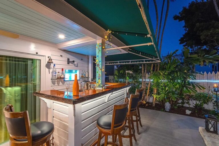 A Residence Located in the Most Soughtafter Location in Old Town Key