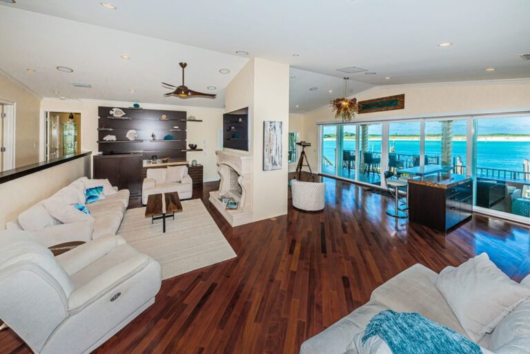 A Stunning Waterfront Home with A One of A Kind Beautiful Open