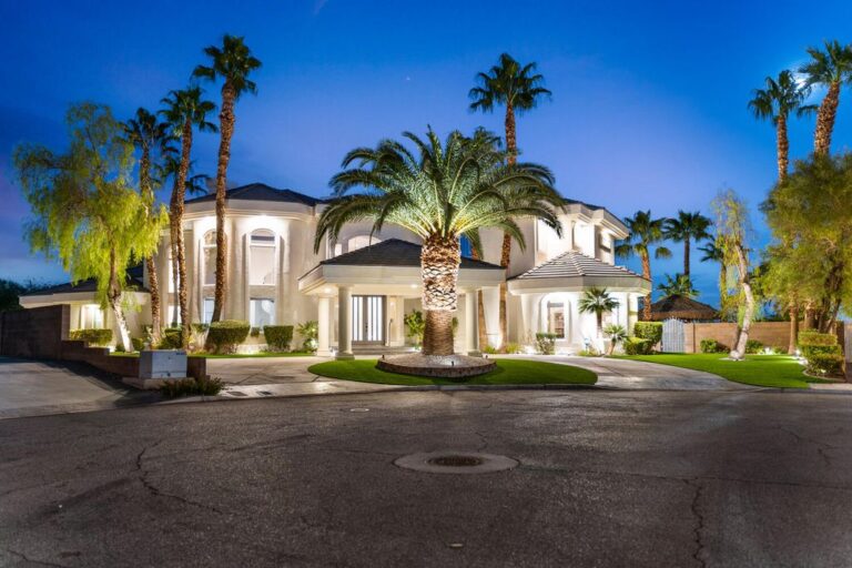 An Immaculate Luxury Home with Full Strip Views in Las Vegas for Sale ...