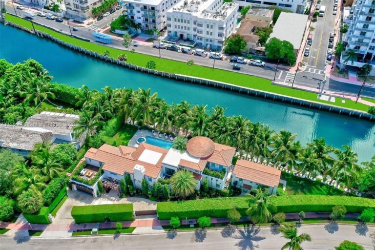 Asking for $16.9 Million, This Miami Beach Villa Privatized by Lush Gardens That Perfect for The Party Outside