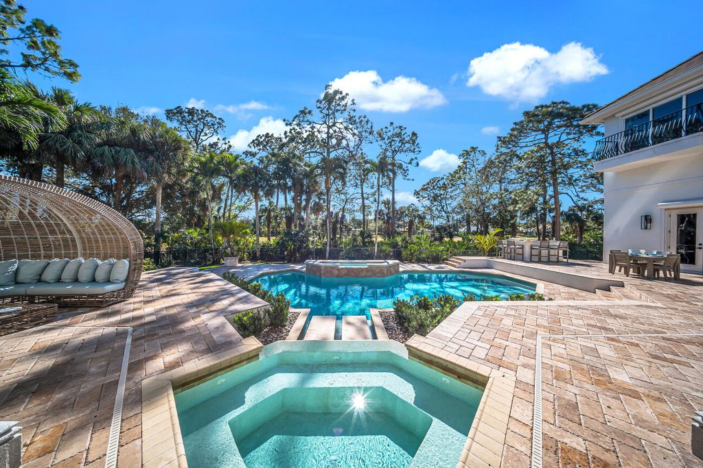 2712 Buckthorn Way, Naples, Florida is an exquisitely remodeled Estate residence perfect to to entertain in, with home theater, game room, bar, wine cellar, and plenty of spaces. 