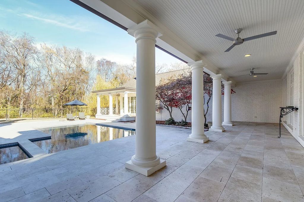 The Estate in Nashville is a luxurious home providing plenty of room for storage or expansion now available for sale. This home located at 1108 Overton Lea Rd, Nashville, TN 37220, Tennessee; offering 04 bedrooms and 08 bathrooms with 7,209 square feet of living spaces. 