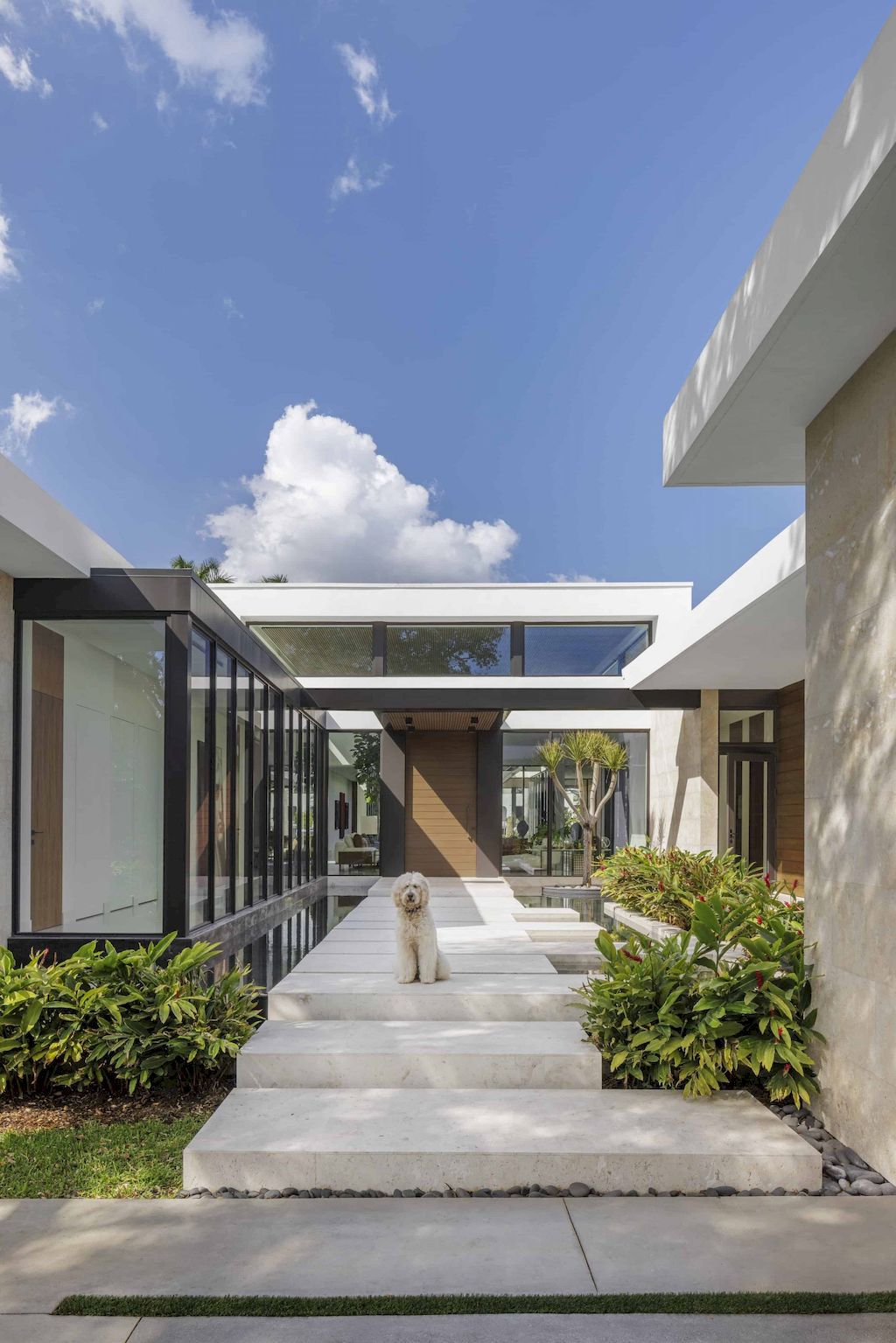 Belle Meade House in Florida by SDH Studio Architecture + Design