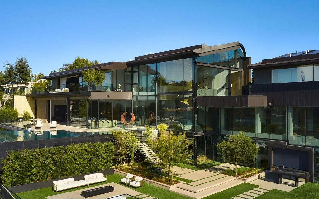 1859 Bel Air Road, Los Angeles, California is a premier tri-level estate in Bel Air by award-winning architectural firm Tag Front and world-renowned interior designer Cesar Giraldo, is a home of impeccable attention to detail, an unmistakable eye for global design, and one of the finest vast view lots in Los Angele.