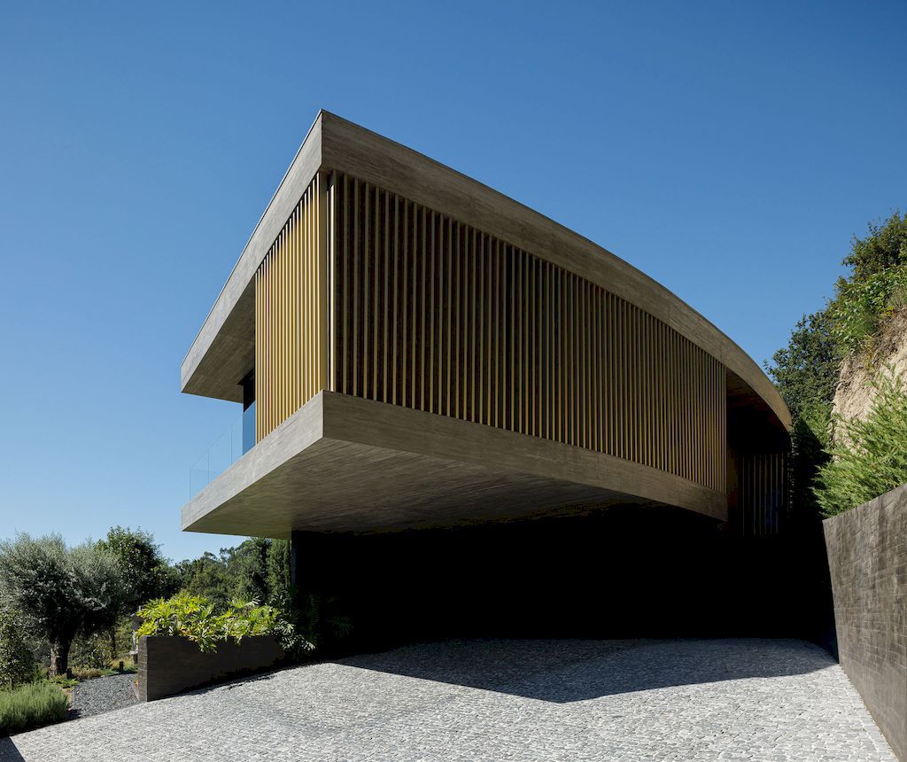 Casa De Bouro, a Hug to Nature by Mutant Arquitectura & Design