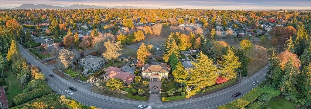 The Estate in Vancouver is a luxurious home featuring beautiful landscaping, elegant interior and top-end appliances now available for sale. This home located at 2149 SW Marine Dr, Vancouver, Canada; offering 05 bedrooms and 07 bathrooms with 6,280 square feet of living spaces.