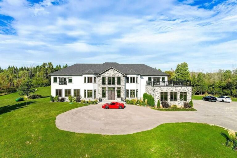 Exquisitely Designed Estate with Open Concept for Entertaining and Family Comfort in Caledon, Canada Listed at C$7.25M