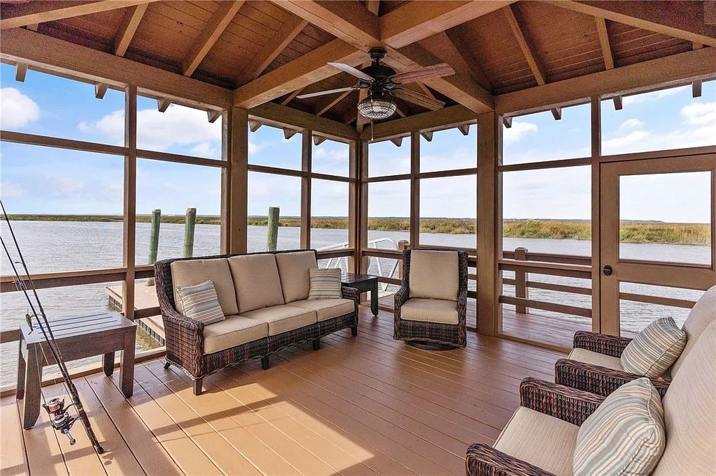 The Estate in Saint Simons Island is a luxurious home perfectly situated with panoramic deep water and marsh views now available for sale. This home located at 420 Pikes Bluff Dr, Saint Simons Island, Georgia; offering 04 bedrooms and 06 bathrooms with 6,052 square feet of living spaces.